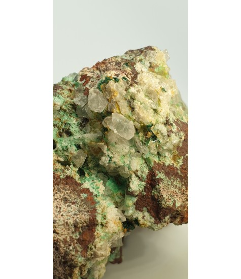 Fluorite complex with Vrorantitis in Kypriti