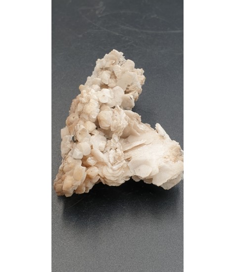 White Variti Complex