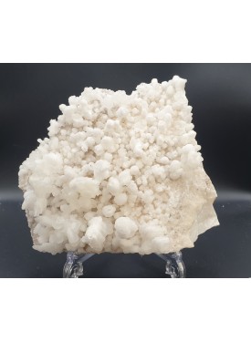 Complex of white Aragonite