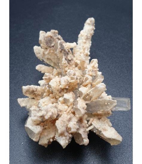Quartz complex with Dolomite
