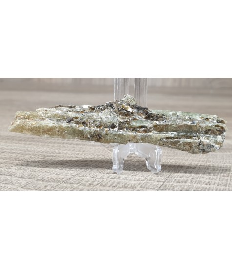 Crystal of green Cyanite