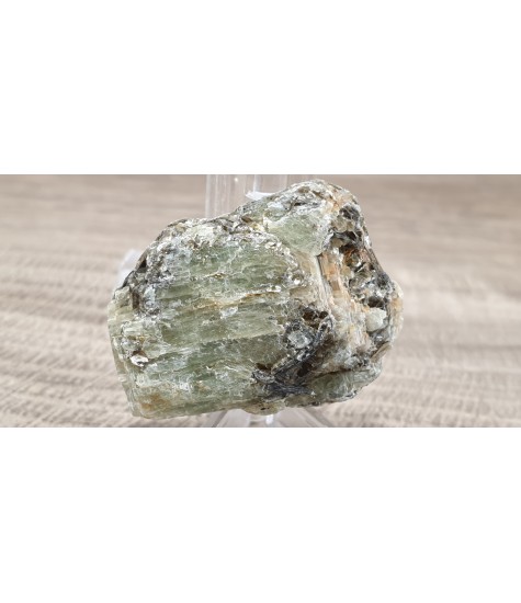 Crystal of green Cyanite