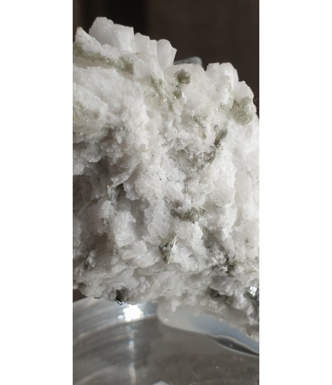 Aquamarine gem in Quartz