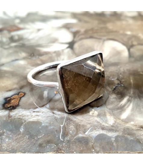 Ασημένιο 925 δαχτυλίδι με Καπνία Χαλάζια. "SOLD"