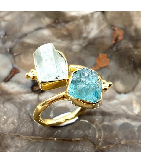 Ασημένιο 925 και επιχρυσωμένο με 18k ανοιγόμενο δαχτυλίδι με ακατέργαστους αυθεντικούς λίθους Ακουαμαρίνας και Απάτητη.