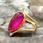 Χειροποίητο ανοιγόμενο δαχτυλίδι από επιχρυσωμένο με 18k ασήμι και Ρουμπίνι.