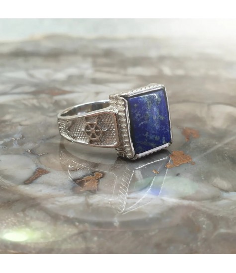 Ασημένιο 925 ανδρικό δαχτυλίδι με Λάπις Λάζουλι.
