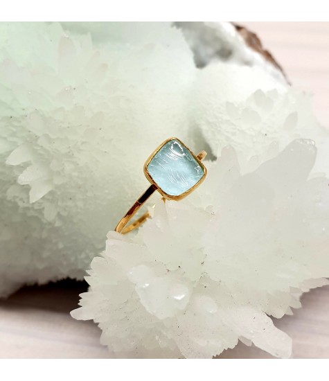 Χειροποίητο ανοιγόμενο δαχτυλίδι από επιχρυσωμένο με 18κ Ασήμι 925 και λίθο Aqua Quartz.