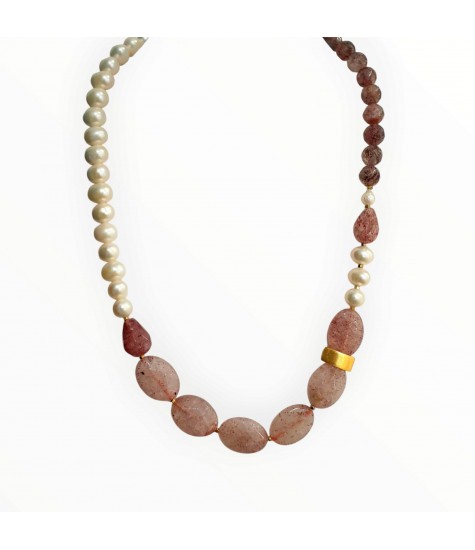 Κολιέ με Μαργαριτάρια Γλυκού Νερού και Strawberry Quartz σε Επιχρυσωμένο Ασήμι 925